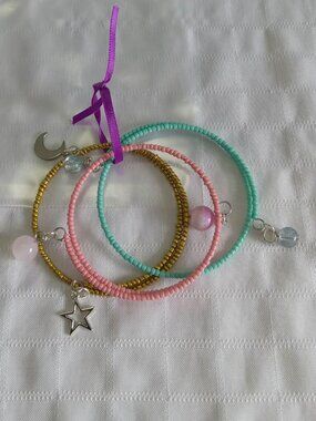 I - Handmade memory wire bracelets set with beads and pendants